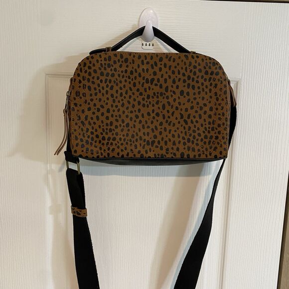 Universal Thread Leopard Print Crossbody Bag Womens Faux Leather  Compartments - Picture 6 of 15